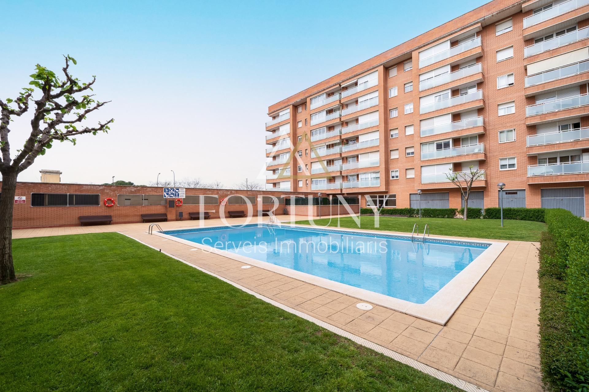 Swimming pool of Flat for sale in Reus  with Air Conditioner, Private garden and Terrace