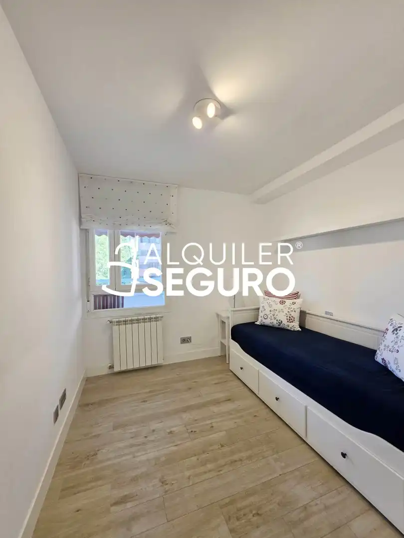 Bedroom of Flat for rent in Boadilla del Monte  with Air Conditioner, Heating and Terrace