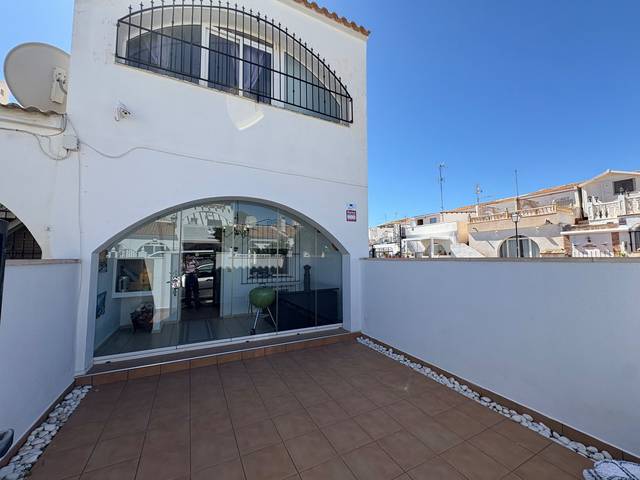 Casa adosada en Alquiler en Villamartín - Las Filipinas