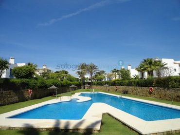 Terraced house with pool to rent in Puerto de Sotogrande - La Marina