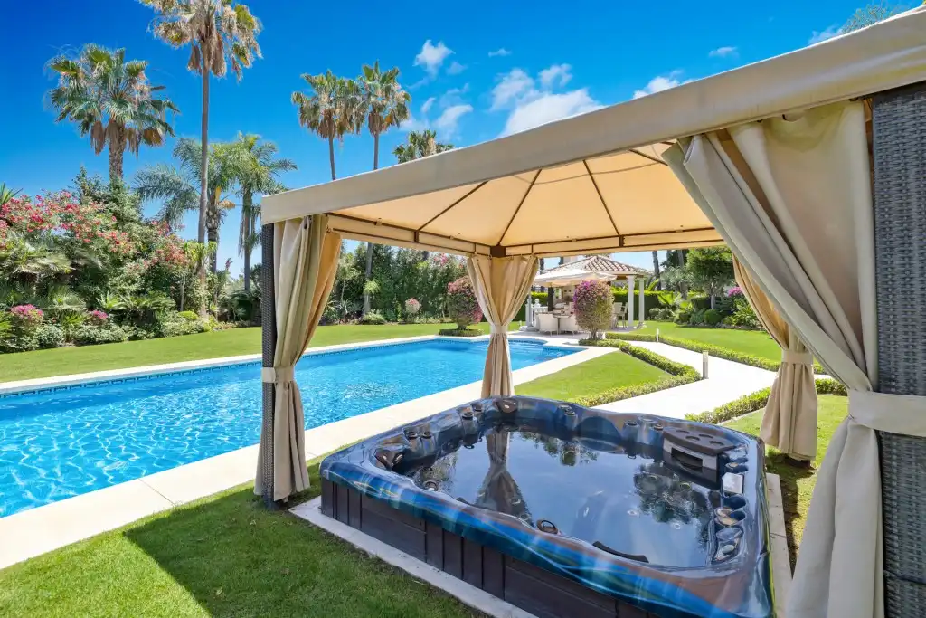 Chalet con piscina en venta en Nueva Andalucía, imagen 12