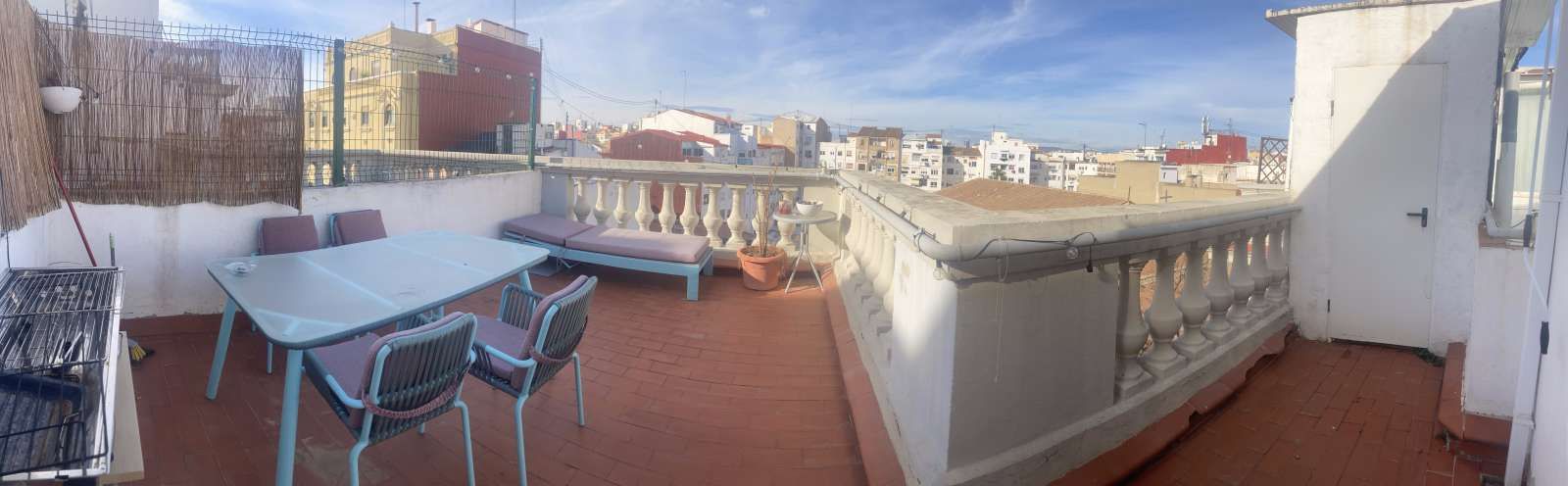 Terrace of Study to share in  Valencia Capital  with Air Conditioner and Terrace