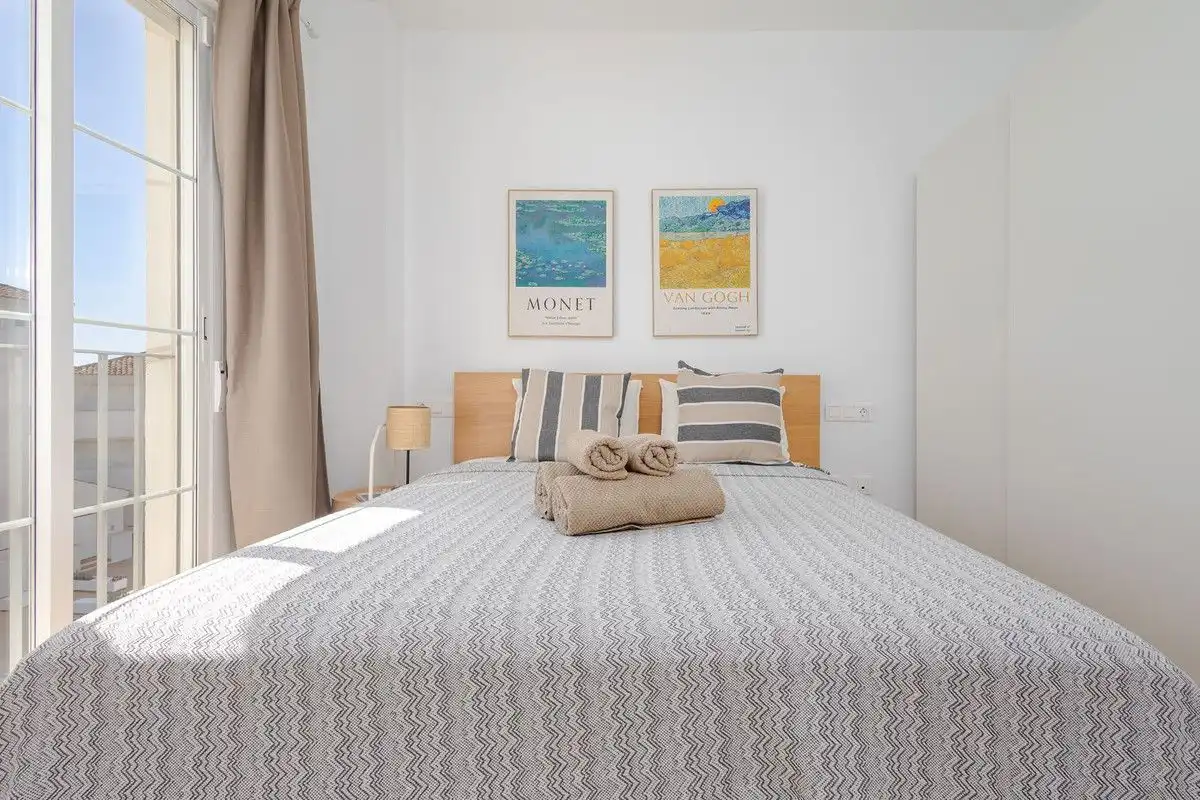 Dormitori de Apartament de lloguer en Manilva amb Aire condicionat, Calefacció i Terrassa