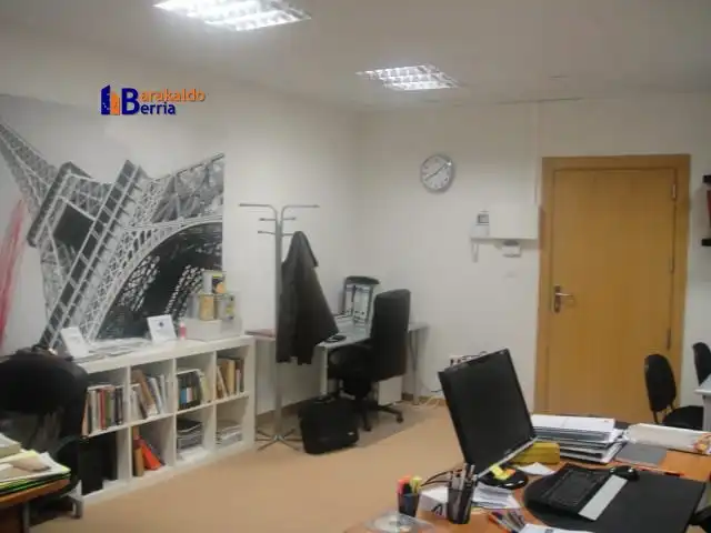 Oficina en venda en Barakaldo  amb Moblat