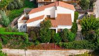 Vista exterior de Casa o xalet en venda en Alella amb Aire condicionat, Calefacció i Jardí privat