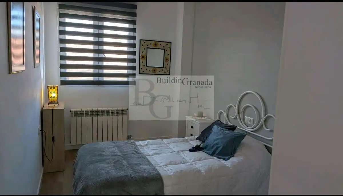 Bedroom of Flat for rent in Granada  with Heating, Furnished and Balcony