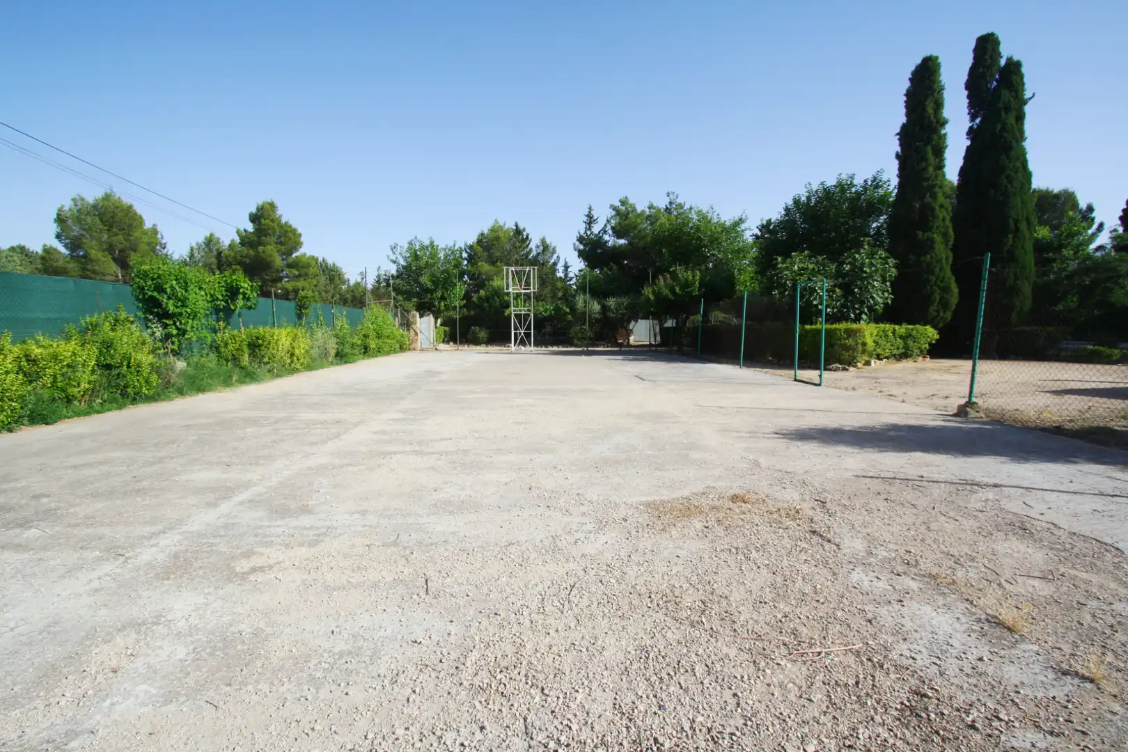 Aparcament de Casa o xalet en venda en Albacete amb Aire condicionat, Jardí privat i Terrassa