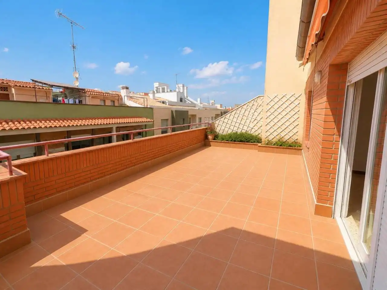 Terraza de Ático en venta en Girona con Calefacción, Terraza y Trastero