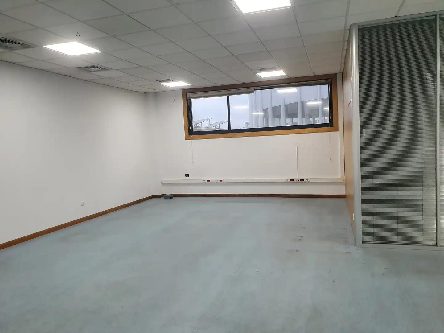 Büro zur Miete in Vigo  mit Möbliert