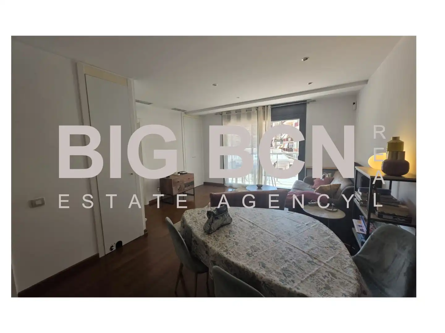 Living room of Flat for sale in Barcelona  with Air Conditioner, Heating and Parquet flooring
