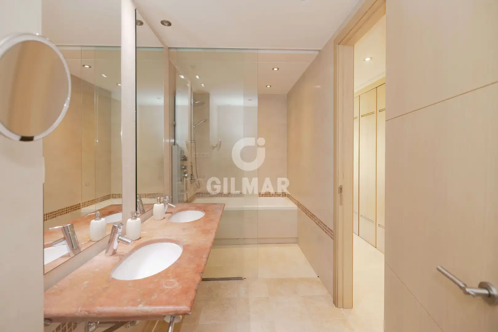 Bany de Apartament en venda en Sotogrande amb Calefacció, Jardí privat i Traster