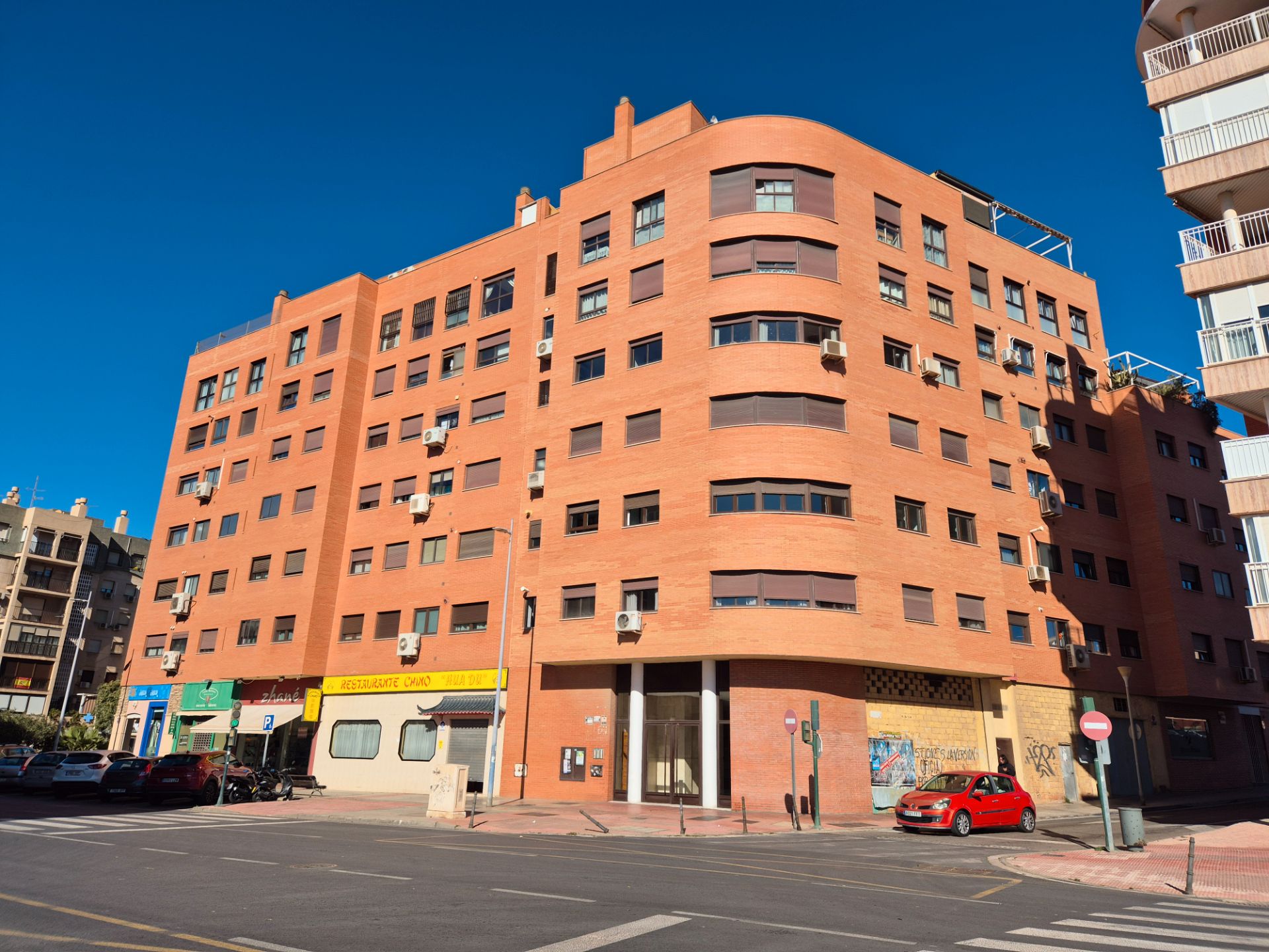 Exterior view of Flat for sale in  Almería Capital  with Air Conditioner and Storage room
