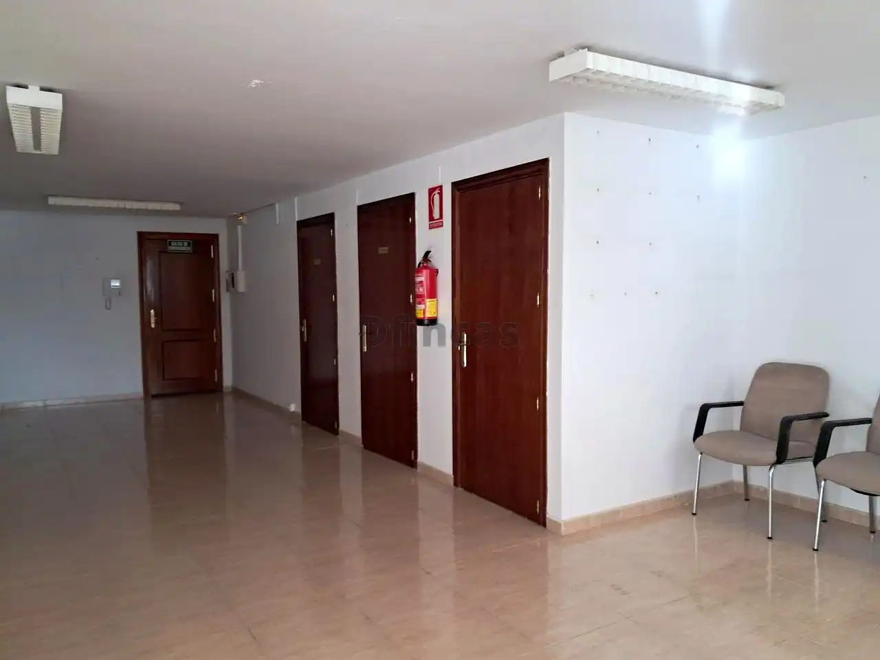 Oficina en venda en Teruel