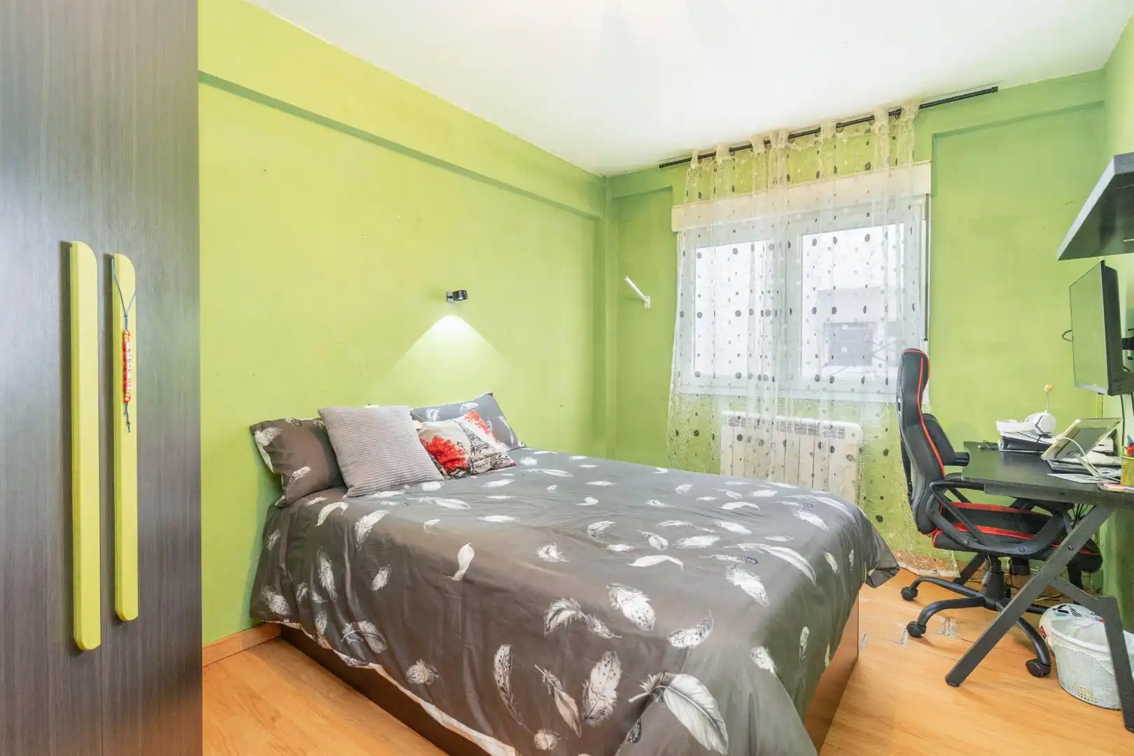 Habitación de Piso en venta en Gijón  con Calefacción, Terraza y Amueblado