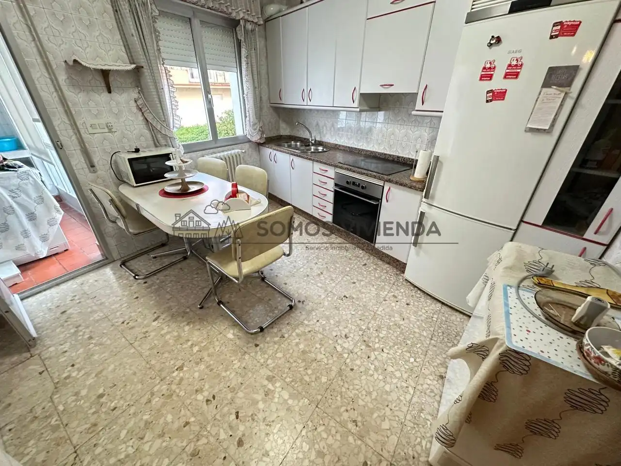 Kitchen of Flat for sale in Ourense Capital   with Heating, Storage room and Furnished