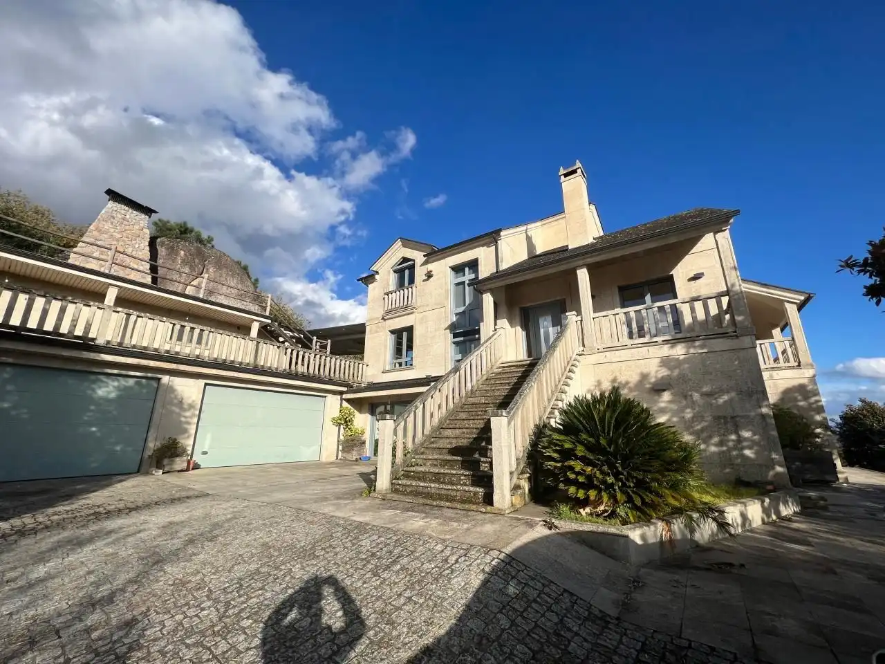 Villa con terrazza in vendita a Rua Ousande 42