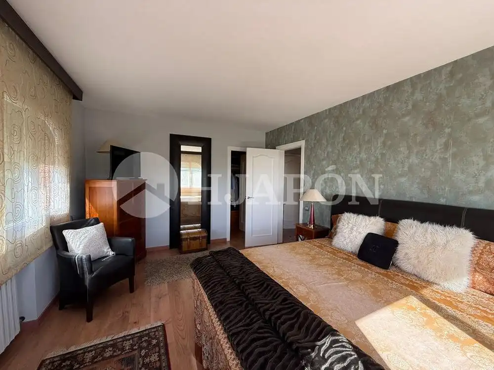 Bedroom of Houses for sale in Alella  with Heating, Private garden and Terrace