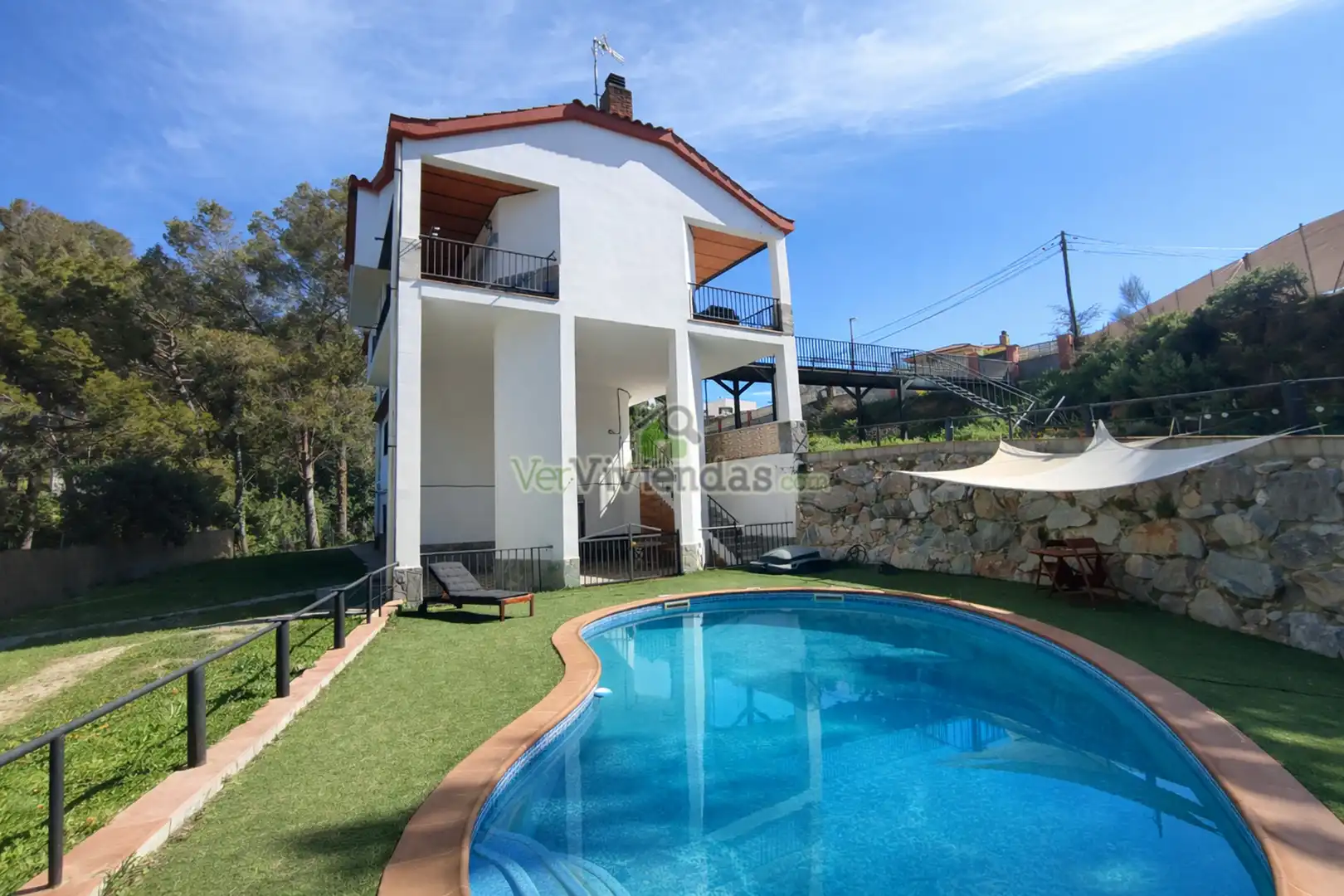 Vista exterior de Casa o xalet en venda en Abrera amb Aire condicionat, Calefacció i Jardí privat