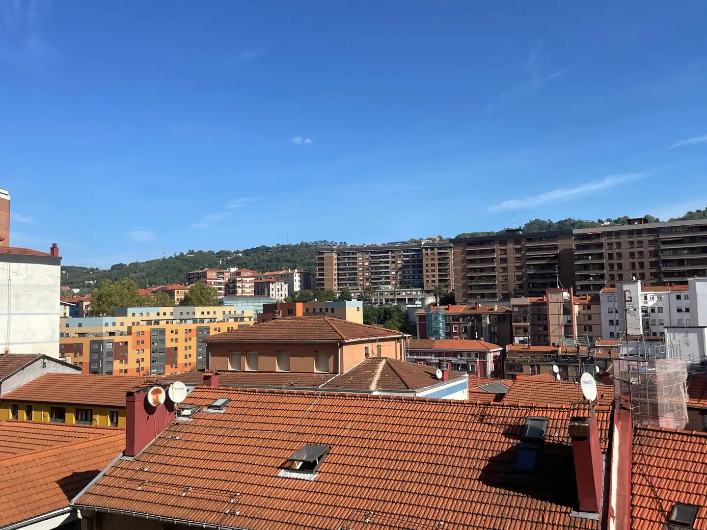 Vista exterior de Pis en venda en Bilbao  amb Calefacció