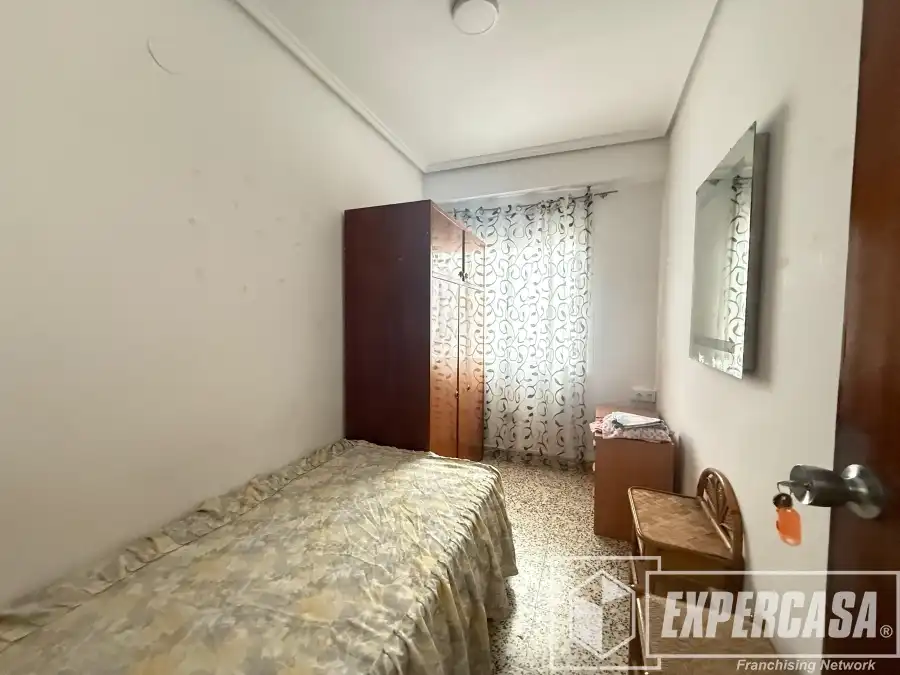 Room in Calle Nueve de Ocubtre, 5, Casco Antiguo