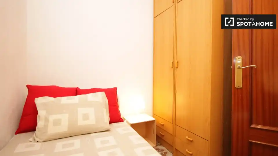 Habitación de Piso de alquiler en Barcelona con Aire acondicionado, Calefacción y Amueblado