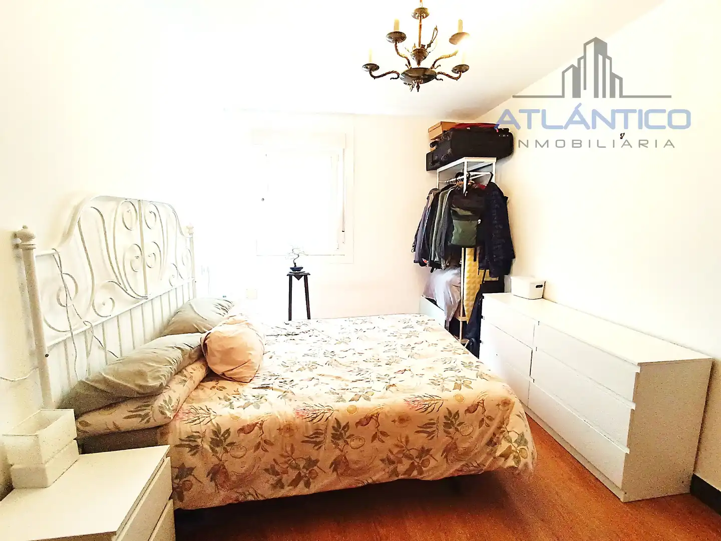 Habitación de Apartamento en venta en A Coruña Capital  con Amueblado, Horno y Lavadora