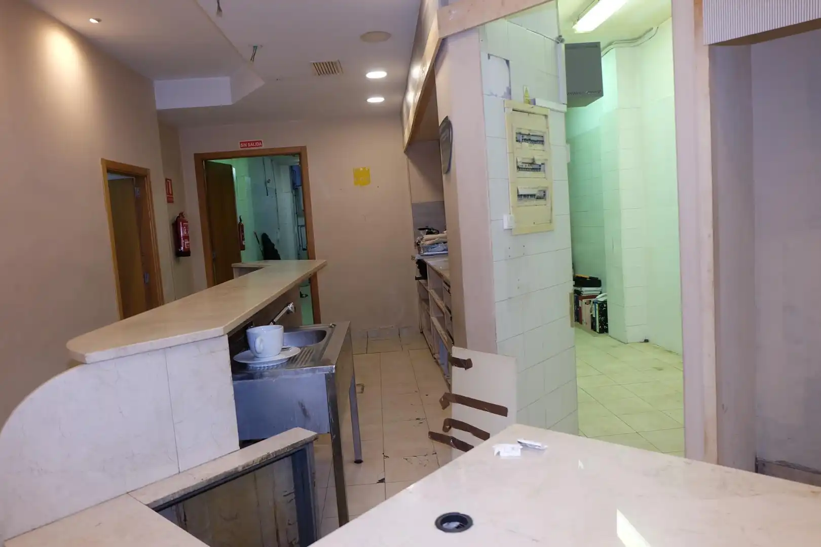 Cocina de Local en venta en Valencia con Aire acondicionado