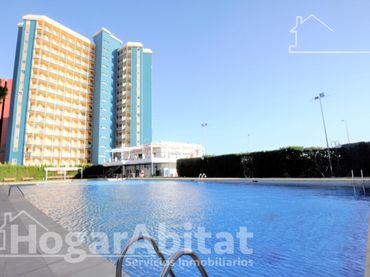 Pis amb piscina en venda a Calle Llari
