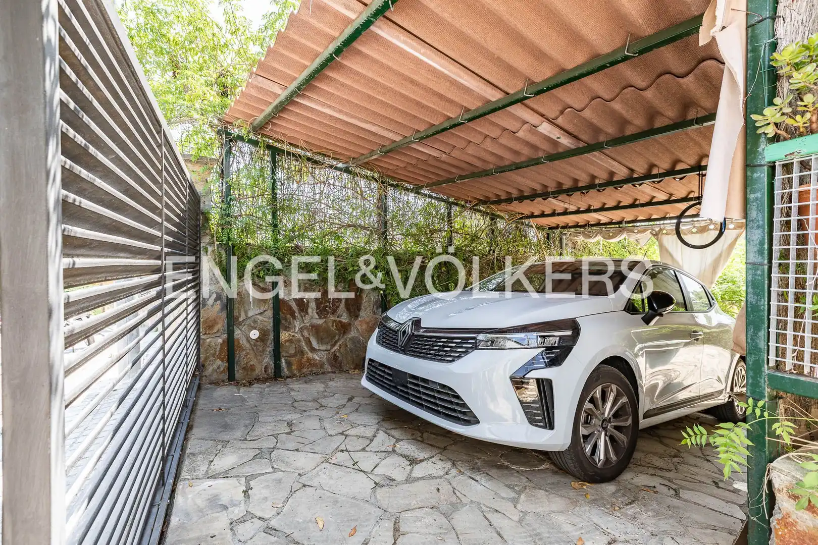 Aparcament de Casa o xalet en venda en Castellar del Vallès amb Aire condicionat, Calefacció i Terrassa