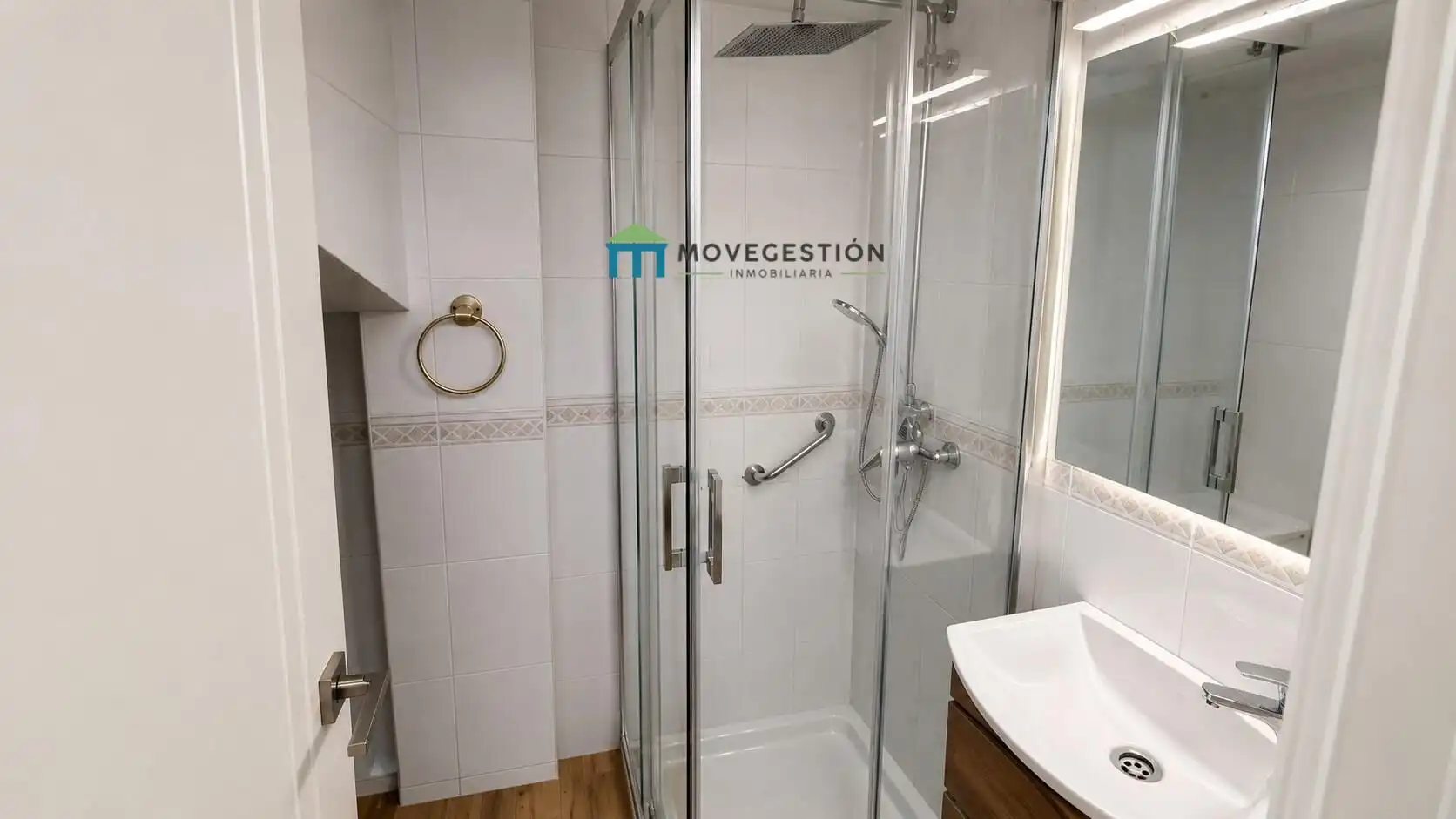Bathroom of Detached homes for sale in Ubrique  with Terrace and Storage room