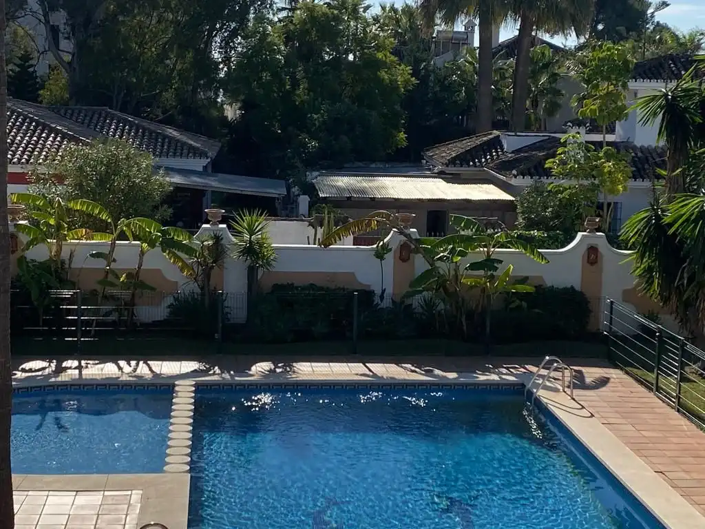 Swimming pool of Flat for rent to own in Estepona  with Air Conditioner, Heating and Furnished