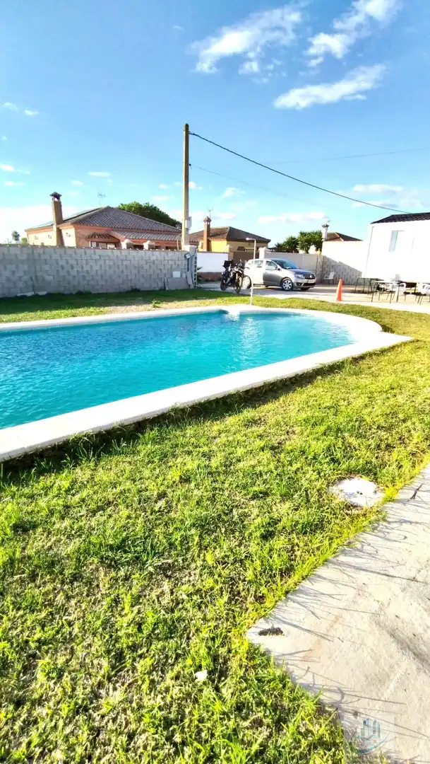 Schwimmbecken von Haus oder Chalet zum Verkauf in Chiclana de la Frontera