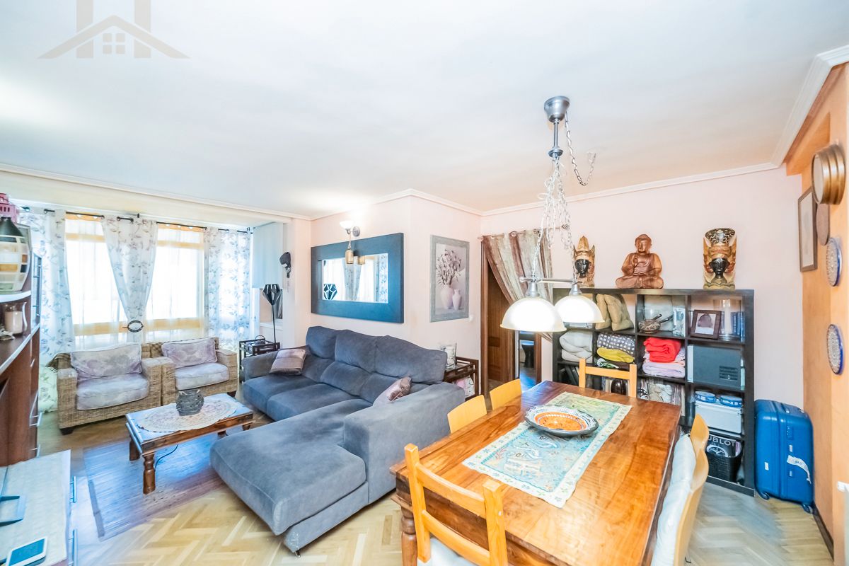 Living room of Flat for sale in Fuenlabrada  with Heating, Parquet flooring and Oven