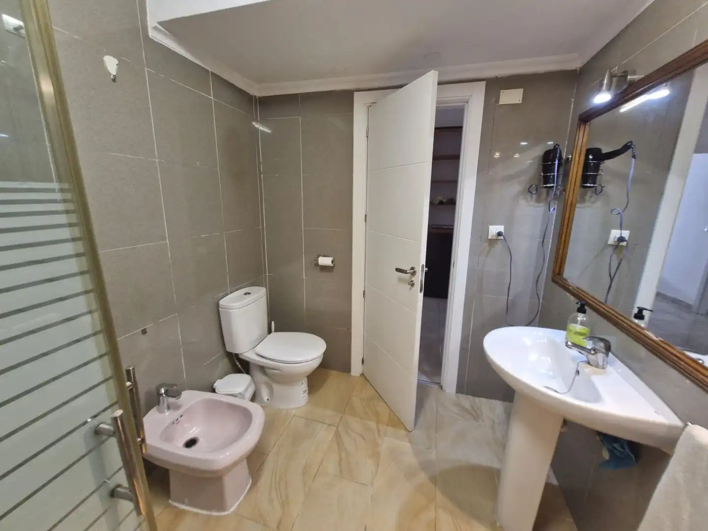 Bathroom of Flat for rent in La Línea de la Concepción  with Furnished