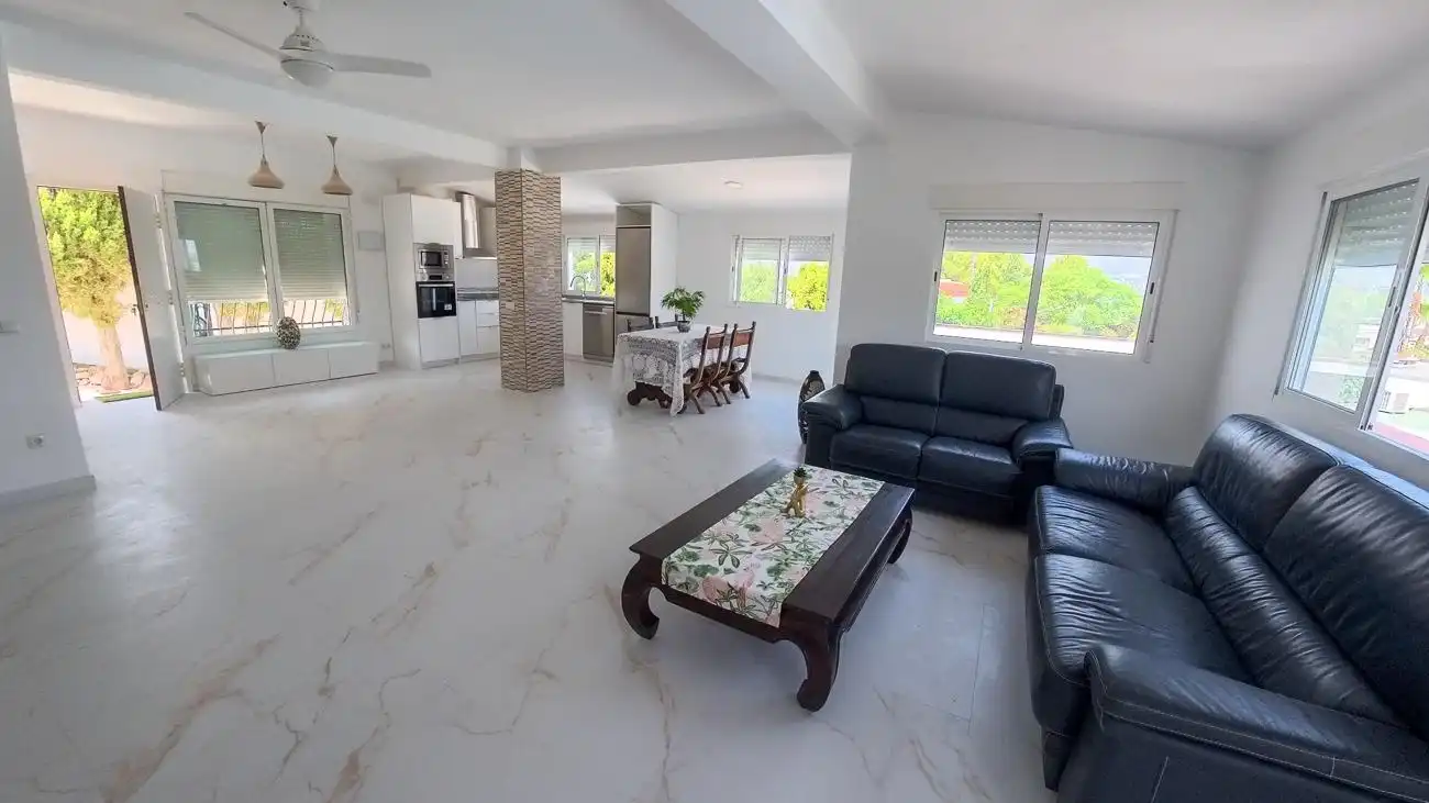 Wohnzimmer von Haus oder Chalet zur Miete in L'Alfàs del Pi mit Klimaanlage, Privatgarten und Abstellraum