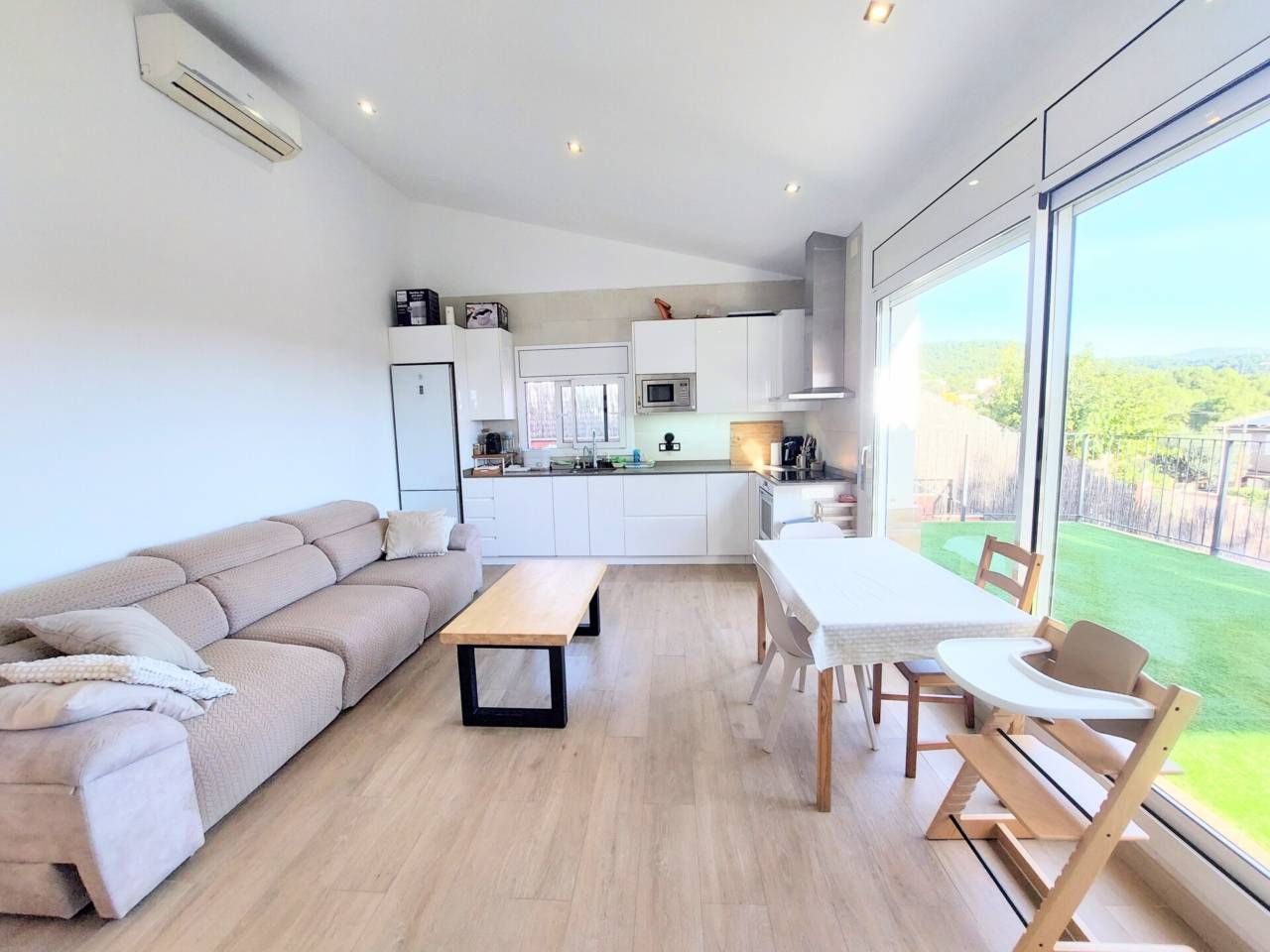 Living room of House or chalet for sale in Viladecavalls  with Air Conditioner, Heating and Private garden