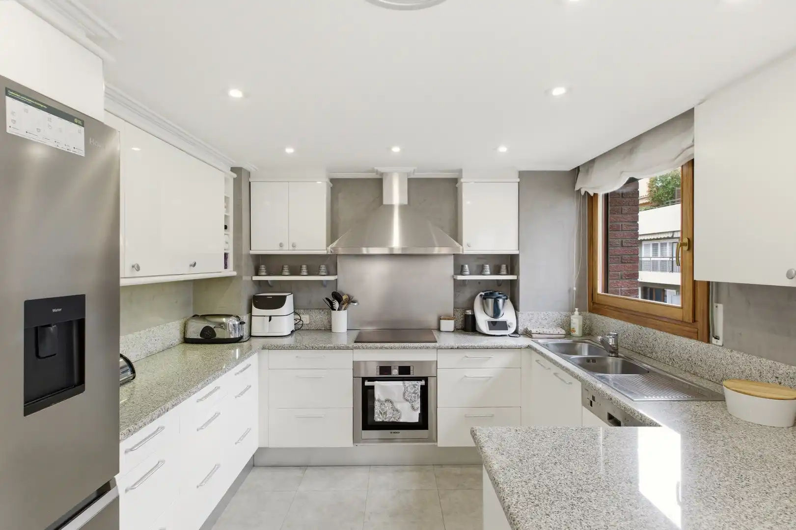 Kitchen of Duplexes for sale in Girona  with Air Conditioner, Heating and Terrace