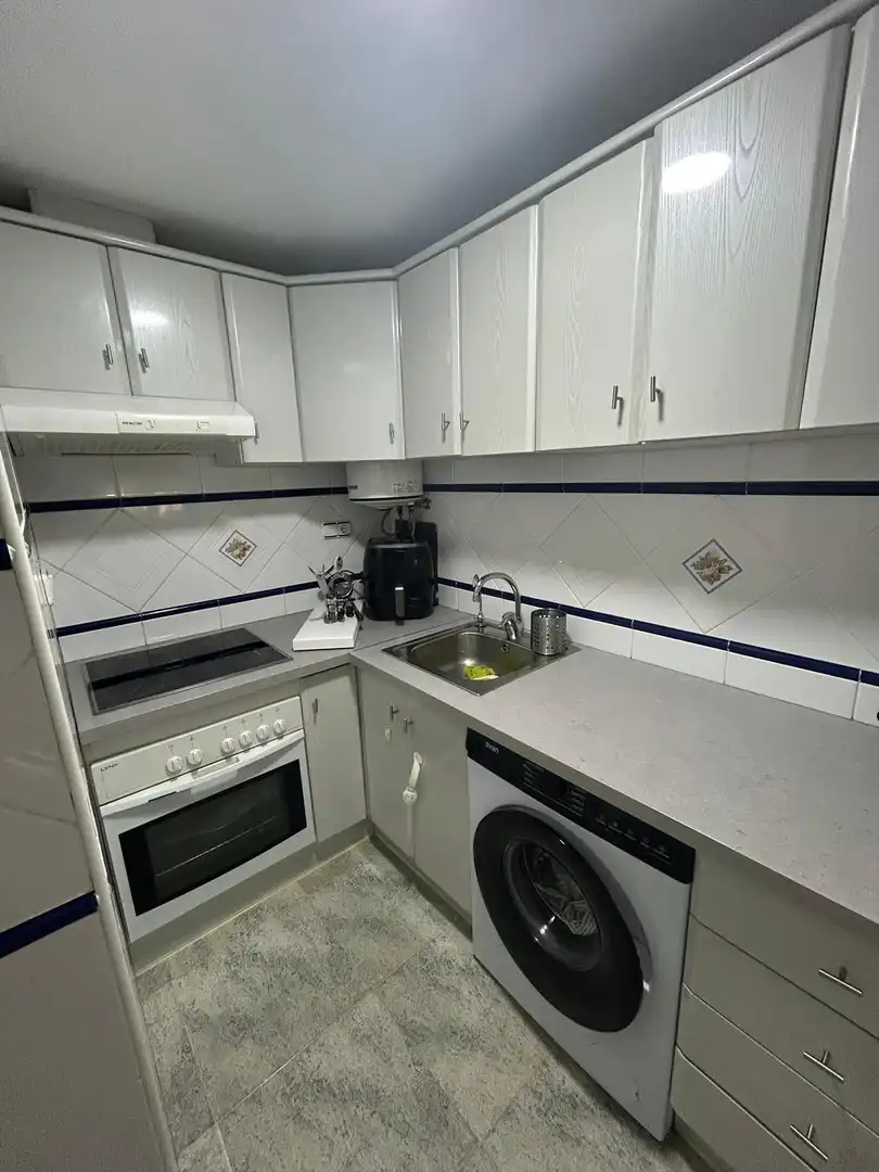 Cocina de Piso en venta en Almería con Aire acondicionado, Jardín privado y Piscina comunitaria