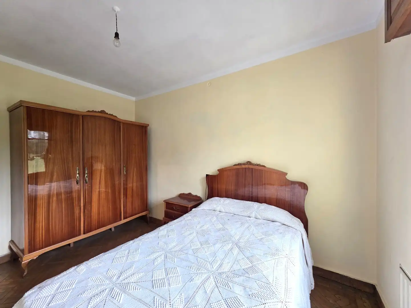 Dormitori de Casa adosada en venda en Nava amb Calefacció i Traster