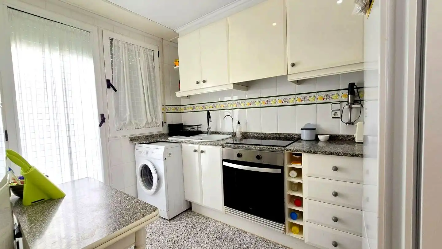 Attico con piscina in affitto a Passeig Marítim de Neptú 25, imagen 15