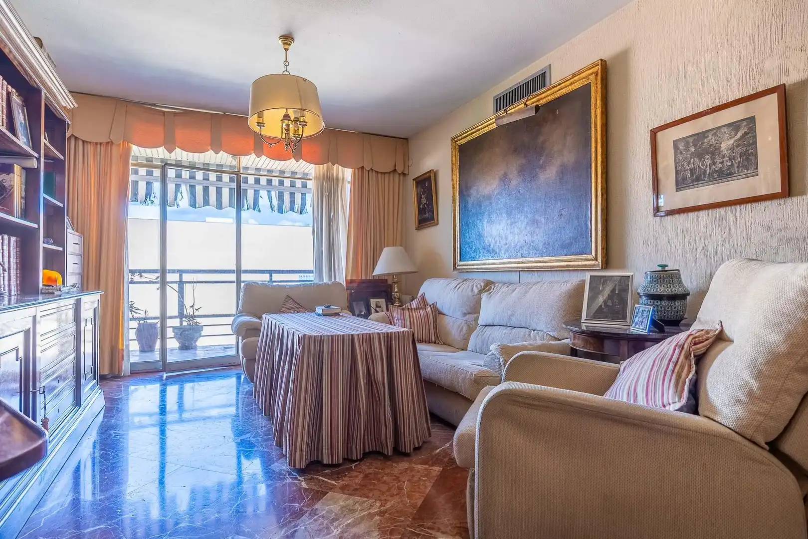 Living room of Flat for sale in Sevilla  with Air Conditioner, Terrace and Storage room
