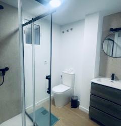 Bathroom of Flat to rent in  Sevilla Capital  with Air Conditioner