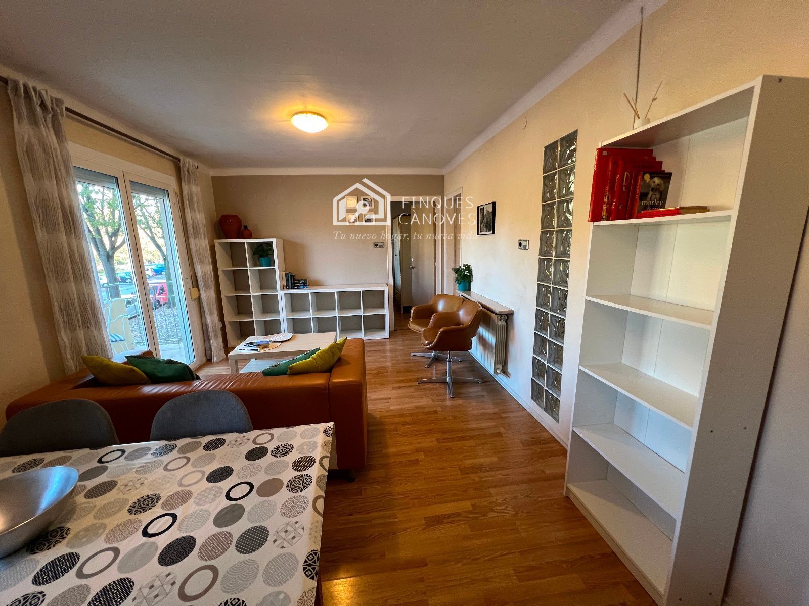 Sala d'estar de Pis en venda en Girona Capital amb Calefacció, Parquet i Terrassa