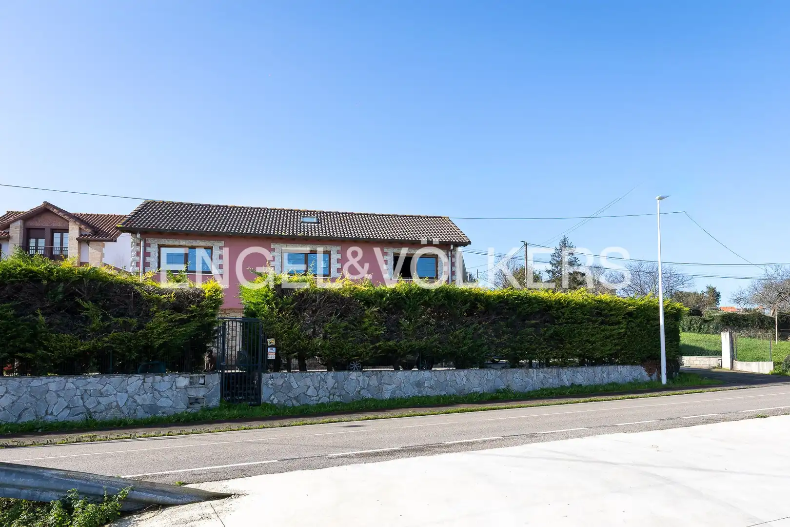Vista exterior de Casa o chalet en venta en Marina de Cudeyo con Calefacción y Jardín privado