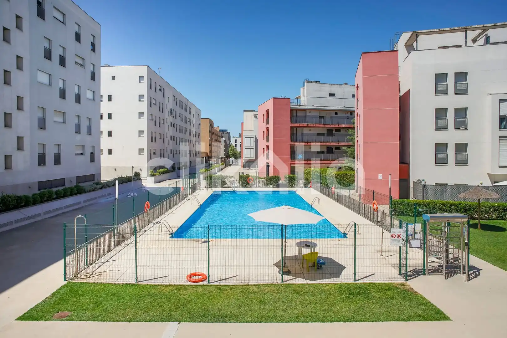 Piscina de Piso en venta en Torrejón de Ardoz con Calefacción, Trastero y Piscina