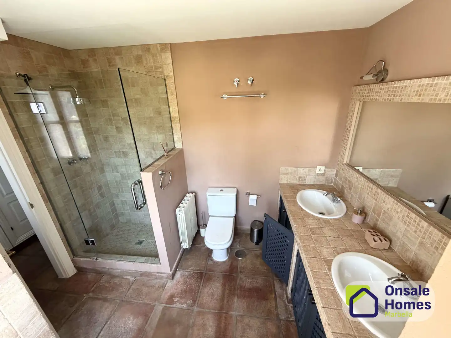 Bathroom of Houses for rent in Marbella  with Air Conditioner, Private garden and Terrace