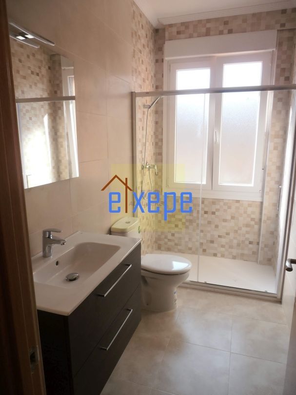 Bathroom of Flat to rent in Bilbao   with Heating