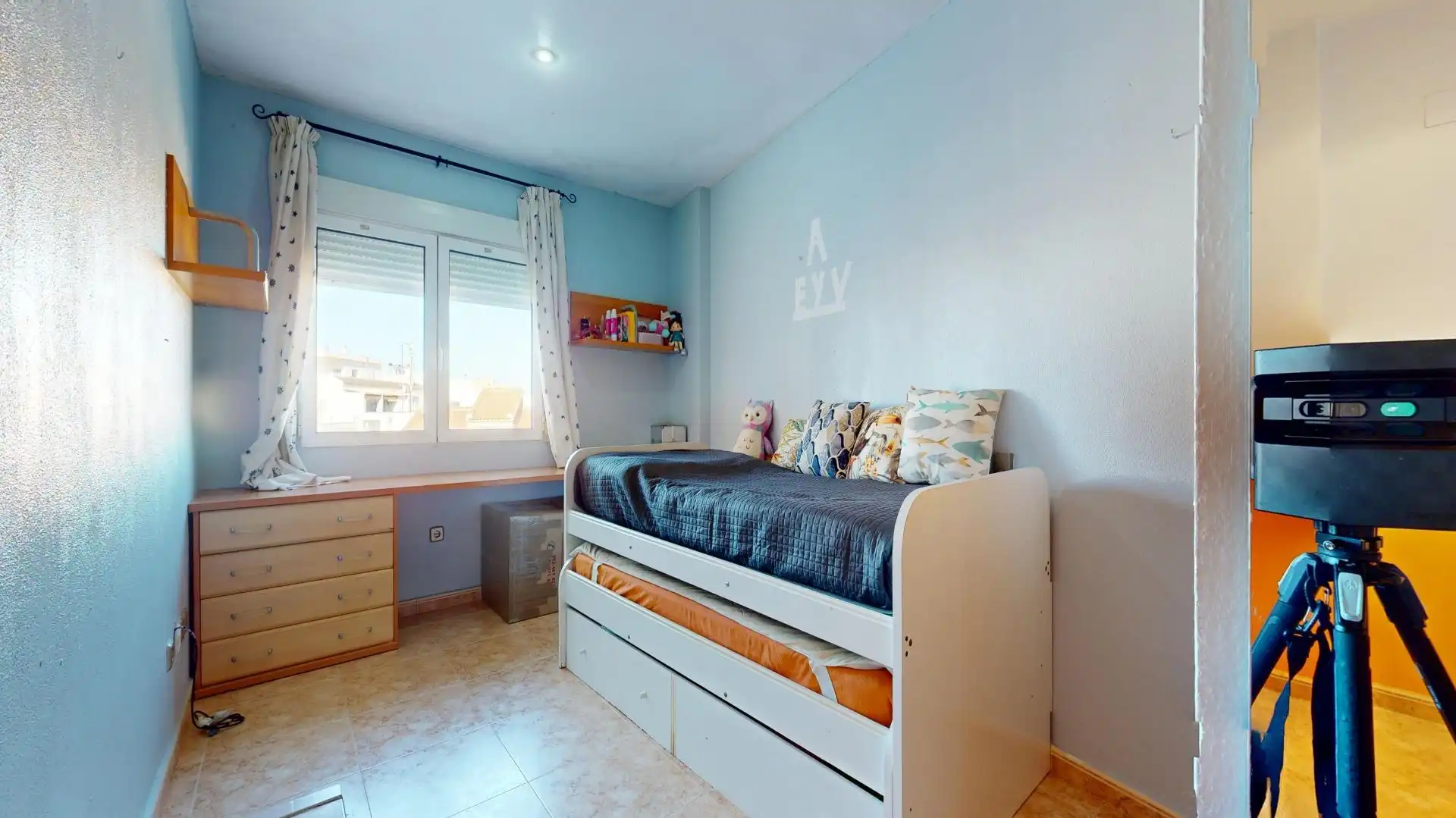 Habitación de Ático en venta en Pilar de la Horadada con Terraza, Trastero y Amueblado