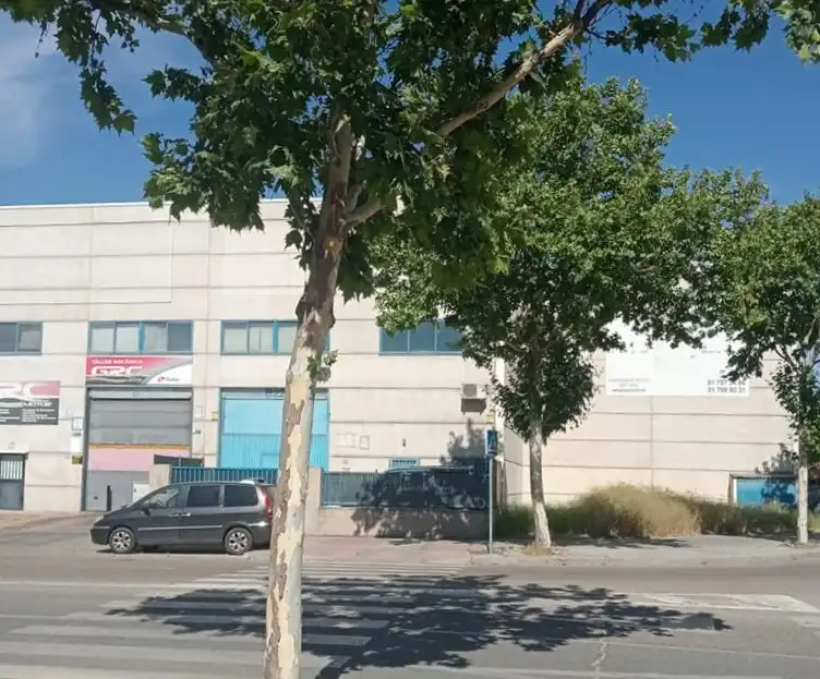 Industrial building for sale in San Erasmo, imagen 3