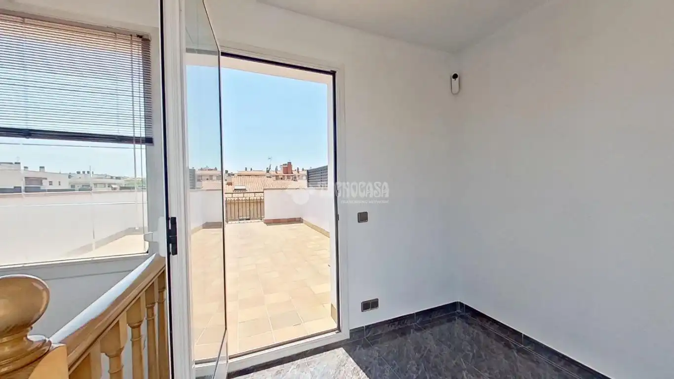 Terrassa de Casa adosada en venda en Cerdanyola del Vallès